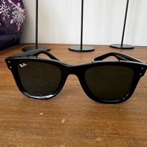 Ray-Ban Wayfarer Reverse Black Sunglasses